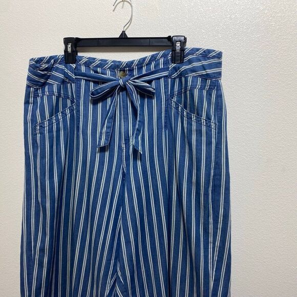 American Eagle Chambray Hi Rise Wide Leg Striped Pant Tie Waist Women’s Size 18 - Picture 2 of 10
